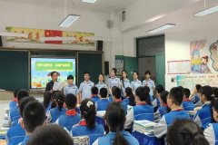 <b>采纳“案例分解＋互动问答”相连系的方</b>